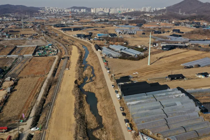 지금 땅을 산다면, 어디가 유망할까? – 2025년 토지 투자 핵심 전략과 지역별 유망지 분석